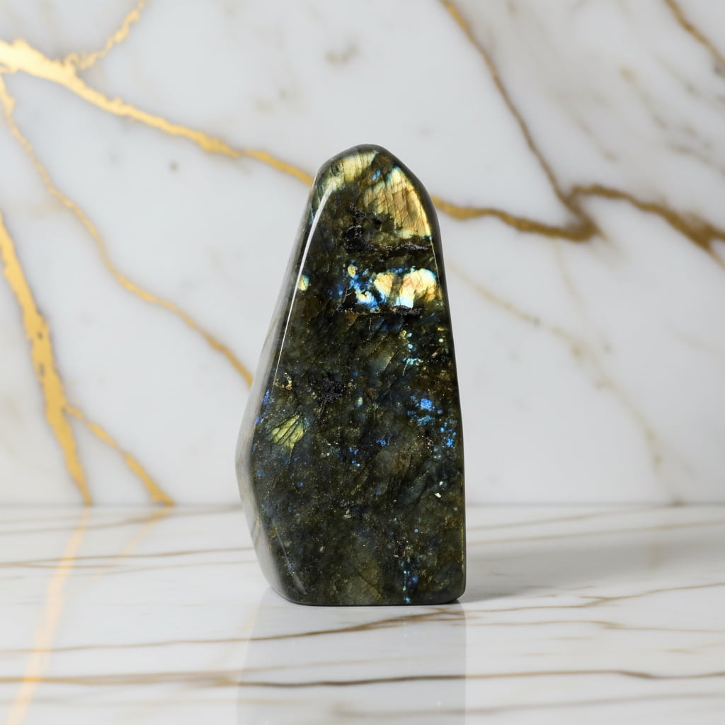 Labradorit Freiform – Harmonie & Lebensfreude CrystalScents