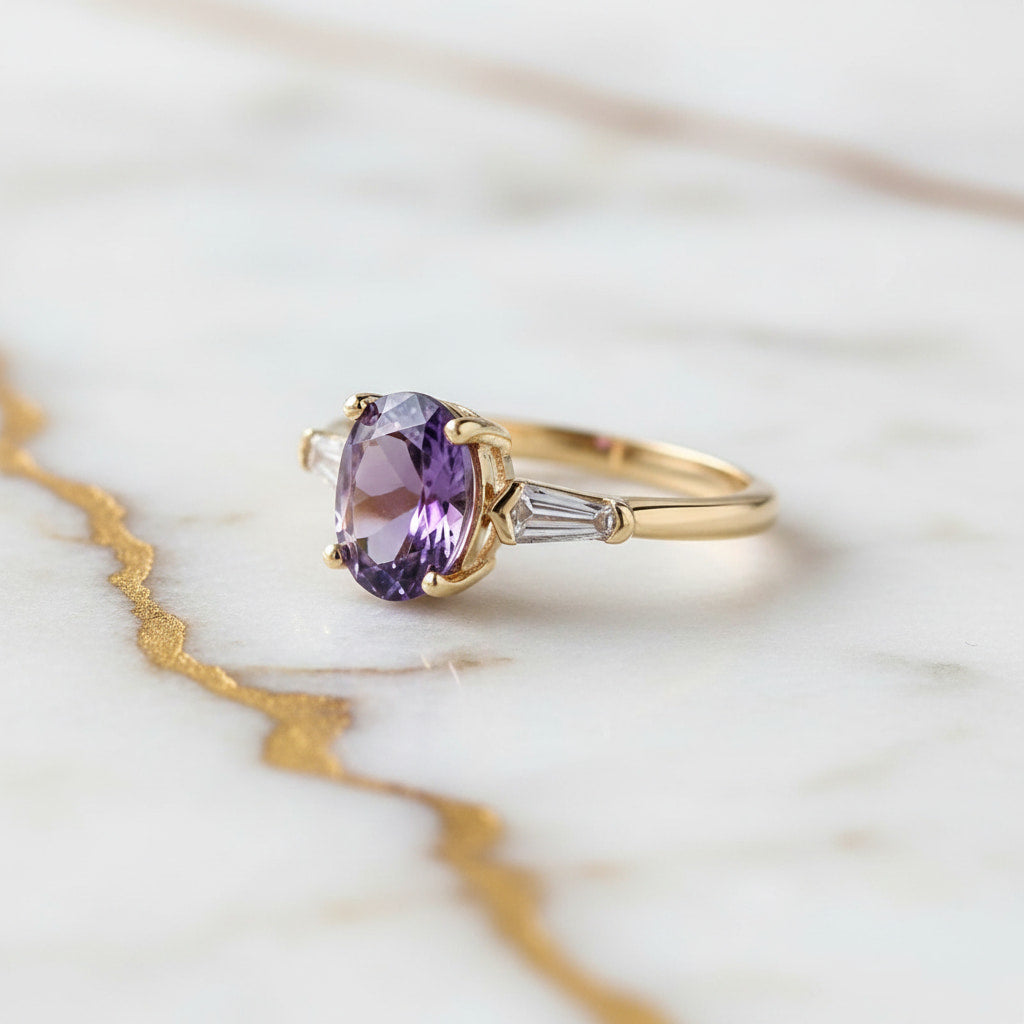 Ring mit violettem Statement – elegantes Schmuckstück CrystalScents