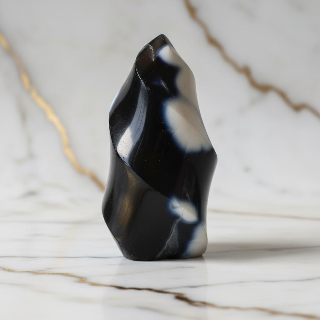 Achat Flamme Schwarz-Weiß – Ausdrucksstarkes Edelsteinobjekt CrystalScents