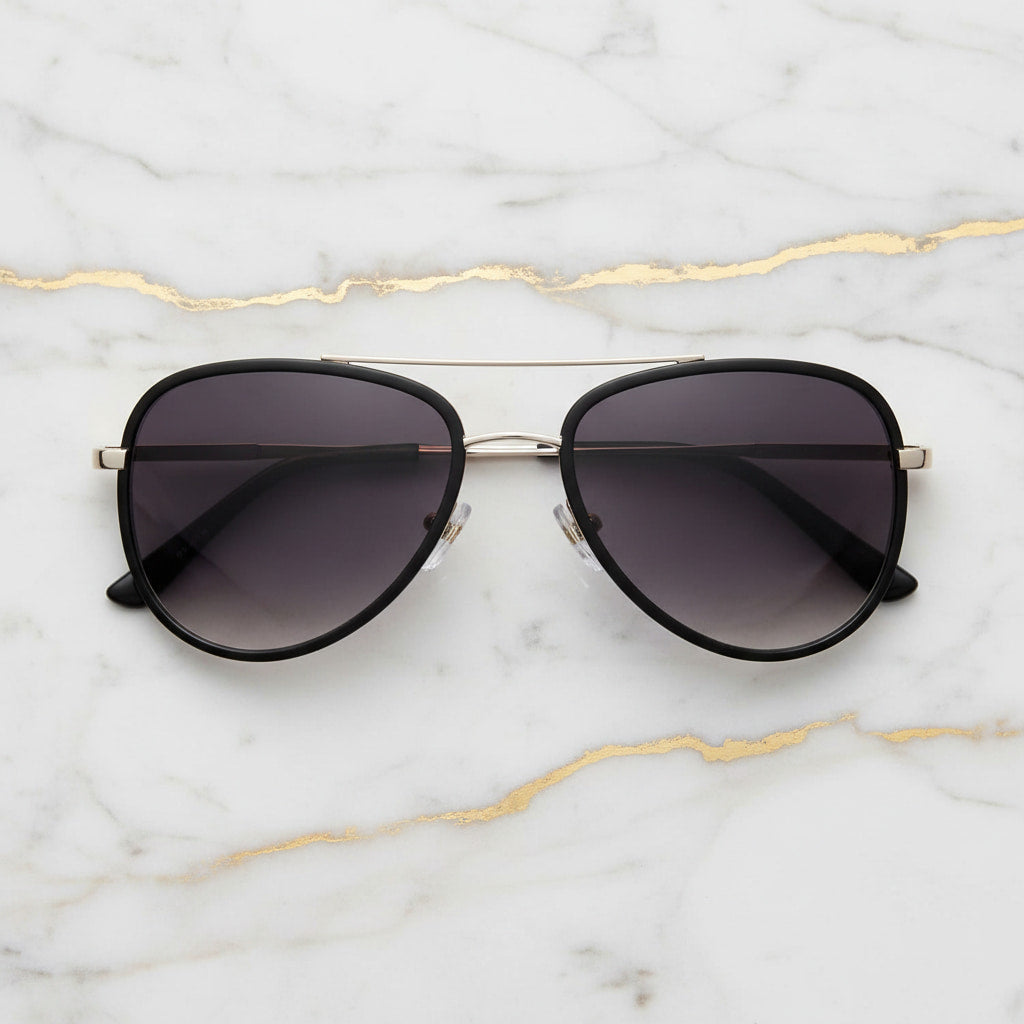 Sonnenbrille – Auffällig Schwarz mit Steg CrystalScents