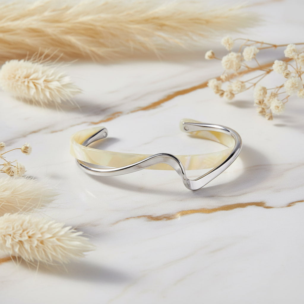 Armband – Offene Wellenform in Weiß & Silber CrystalScents