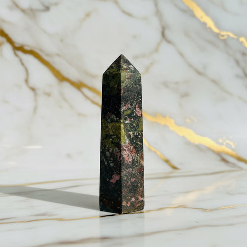 Jaspis Drachenblut Obelisk – Energie, Selbstvertrauen & Balance CrystalScents