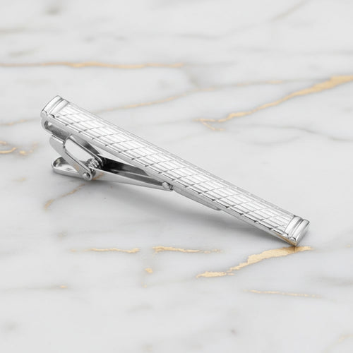 Krawattenklammer - Gestreift in klassischem Silber CrystalScents