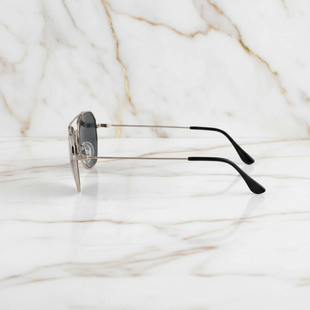 Sonnenbrille Silber – Eckige Brille mit mittlerem Steg CrystalScents