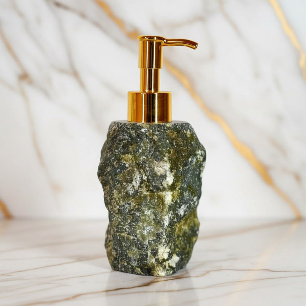Labradorit Seifenspender – Eleganz für Ihr Badezimmer CrystalScents