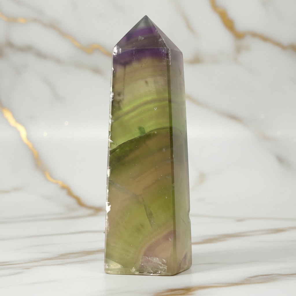 Fluorit Obelisk – Intensive Farbtöne CrystalScents
