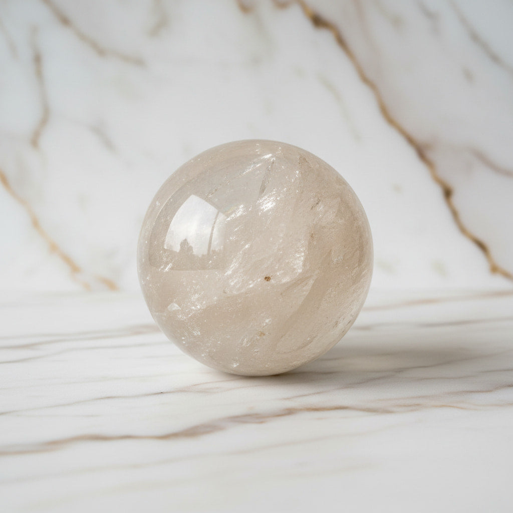 Bergkristall Kugel – Harmonisierende Klarheit