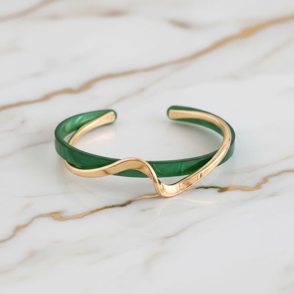 Armband – Offene Wellenform mit Gold & Grün CrystalScents