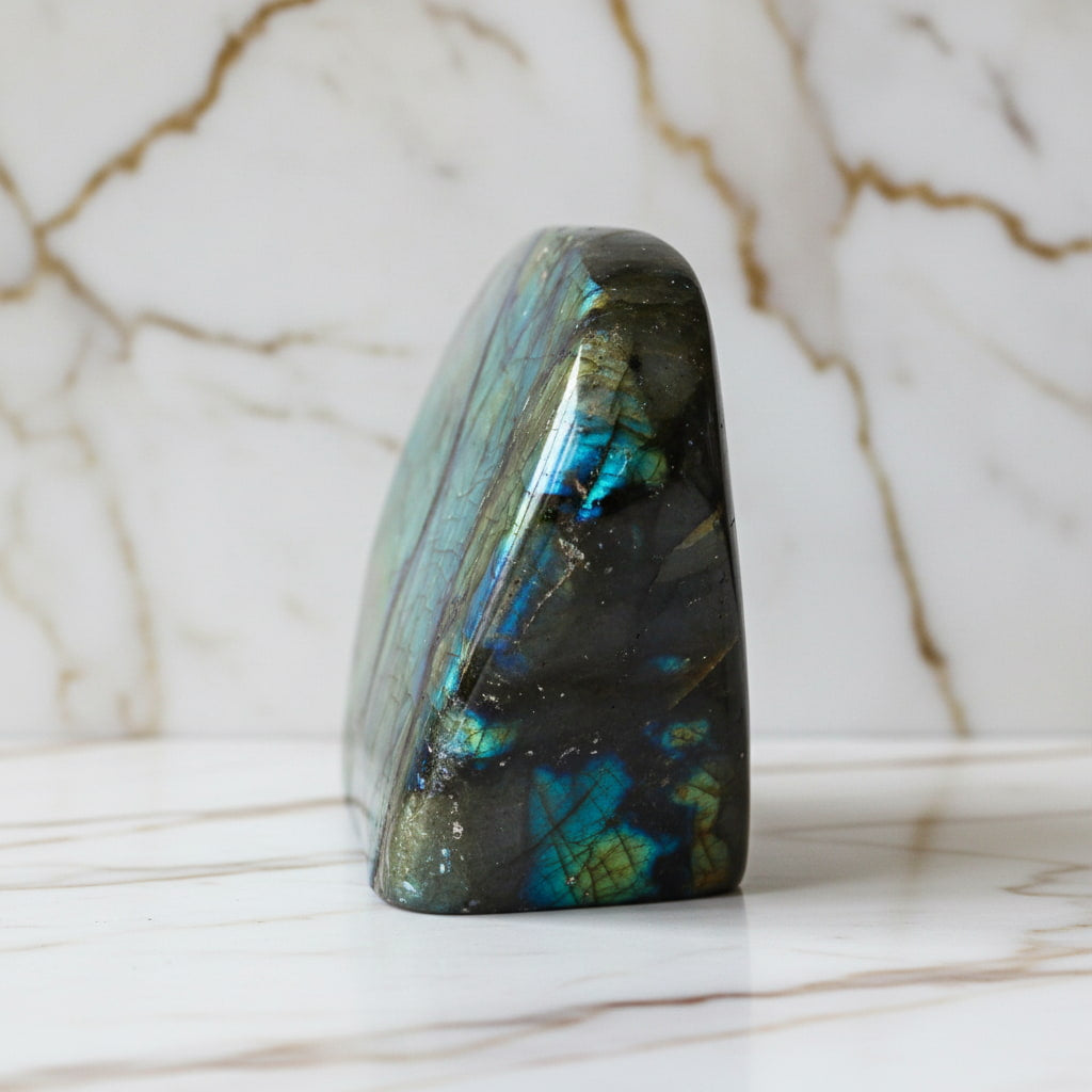 Labradorit Freiform – Magisches Naturjuwel CrystalScents