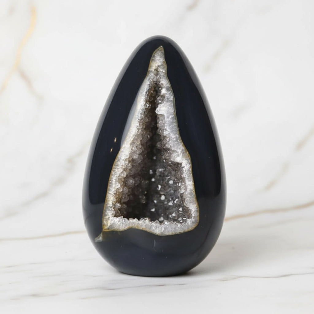 Großes Achat Ei – Glitzernde Druse als dekorativer Hingucker CrystalScents