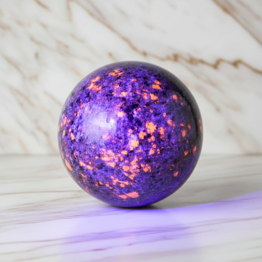 Sehr große Flammenstein Kugel - UV-reaktives Meisterwerk CrystalScents