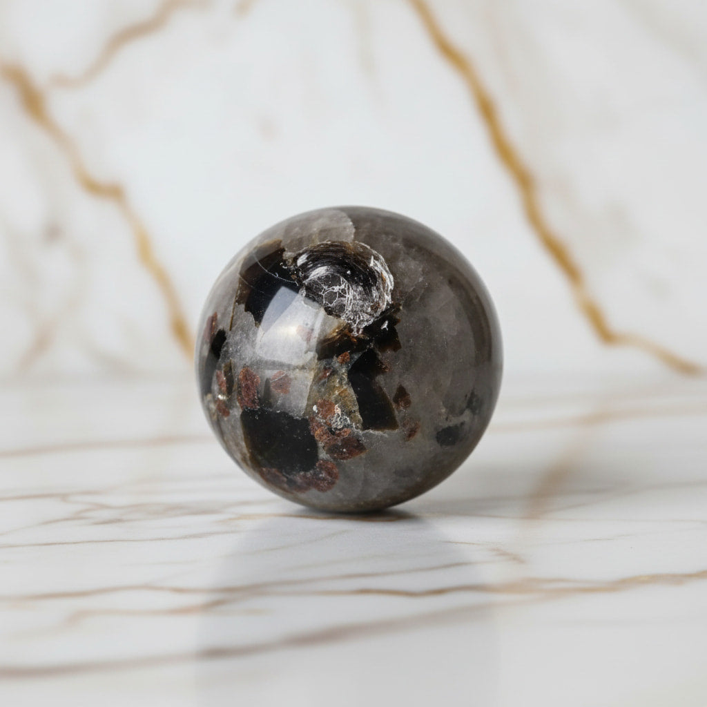 Granat Kugel mit silbernem Schimmer CrystalScents