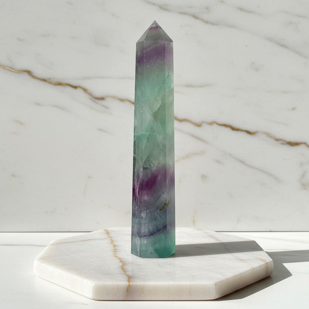 Fluorit Obelisk – Freiheit & Schönheit JETZT sichern CrystalScents