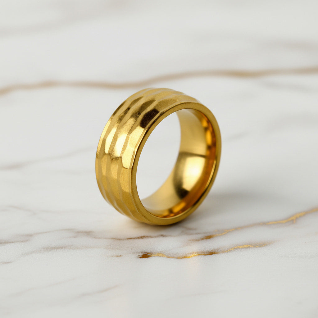 Ring mit Musterung – Goldenes Accessoire CrystalScents