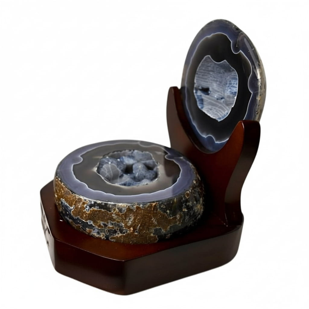 Achat Truhe auf dekorativer Basis