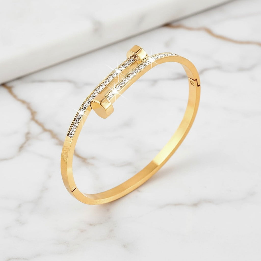 Armreif Gold – Schmuckstück mit Funkeln CrystalScents