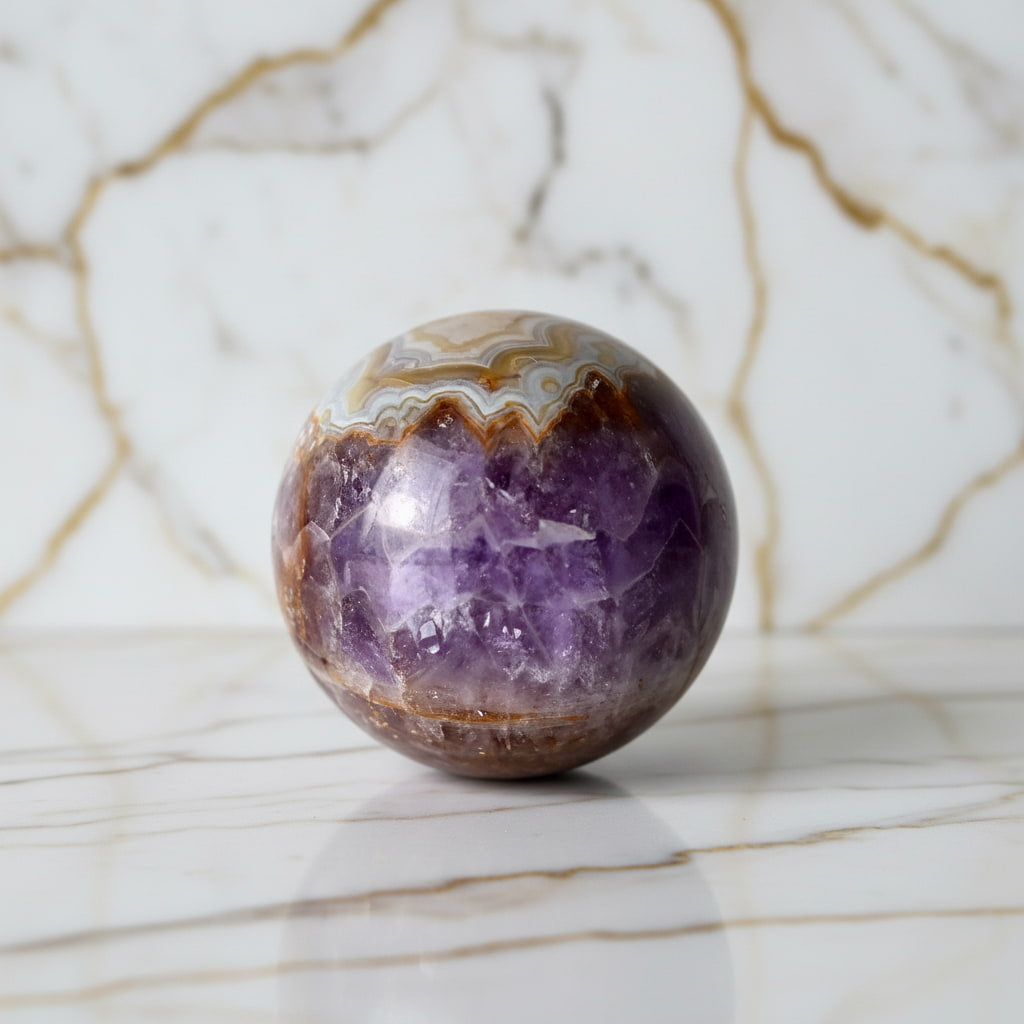 Amethyst Achat Kugel – Eleganter Wohn- & Meditationsbegleiter CrystalScents