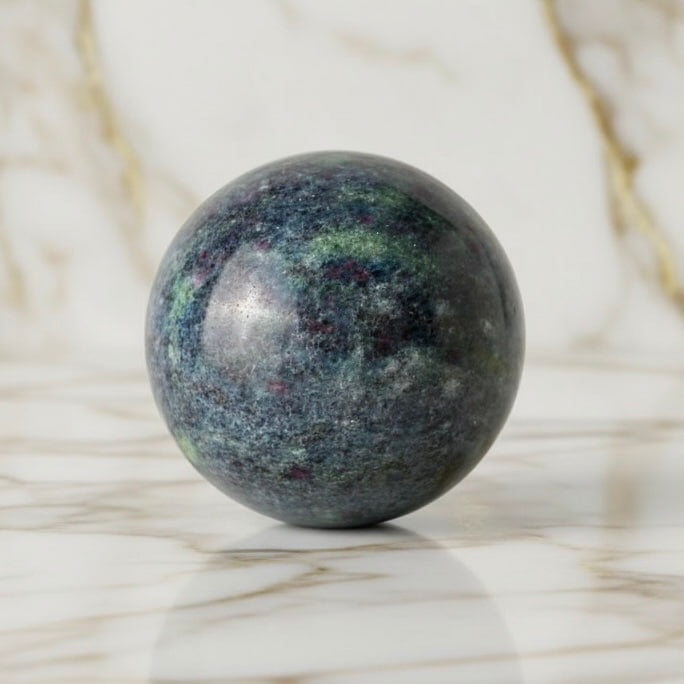 Cyanit Kugel – Kraftvoller Kristall für Klarheit CrystalScents