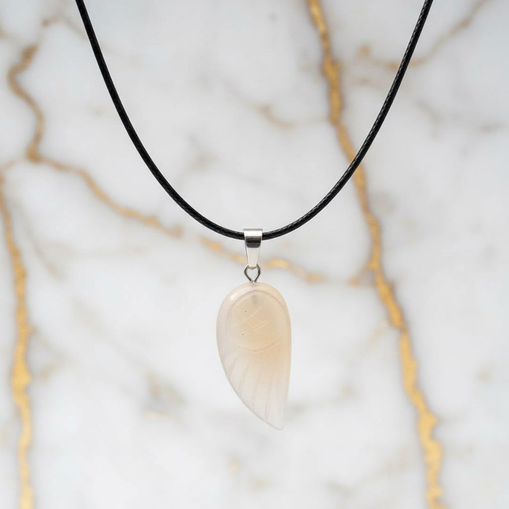 Achat Halskette – Flügel Anhänger für Stil & Harmonie CrystalScents