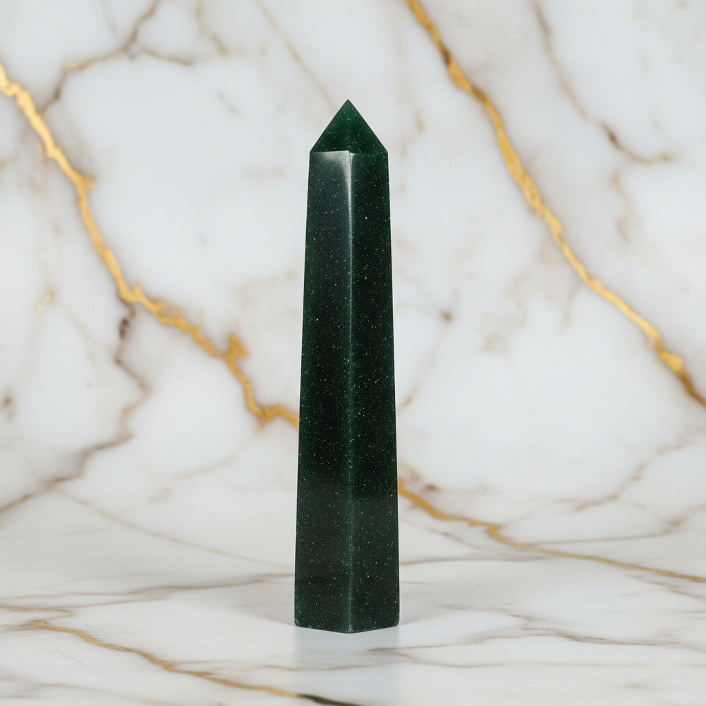 Goldfluss Obelisk Grün – Funkelnde Energie & Eleganz CrystalScents