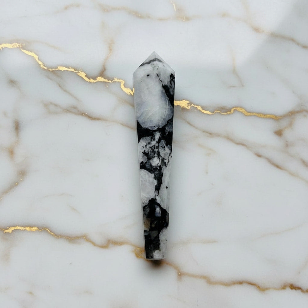 Mondstein Zepter – Funkelnde Lichtspiele JETZT sichern CrystalScents