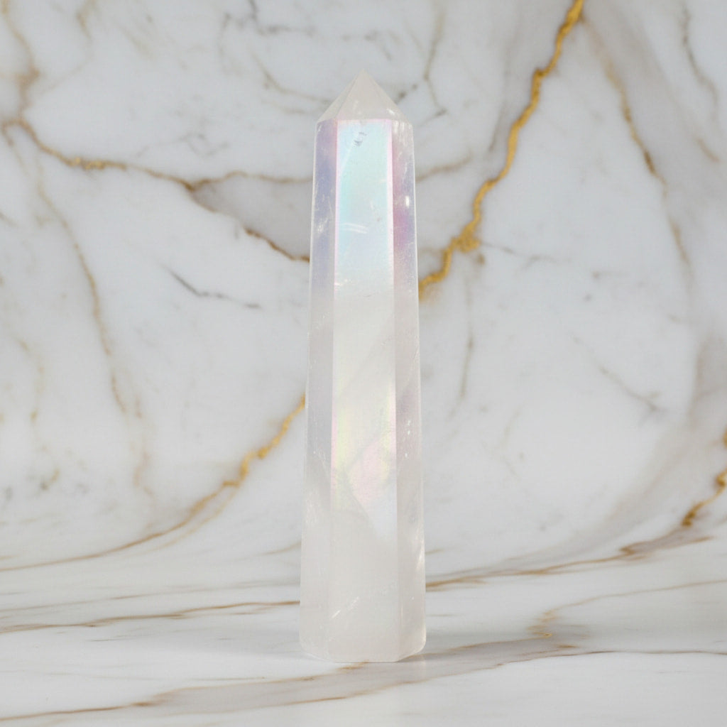 Bergkristall Obelisk – Aura beschichtet JETZT entdecken CrystalScents