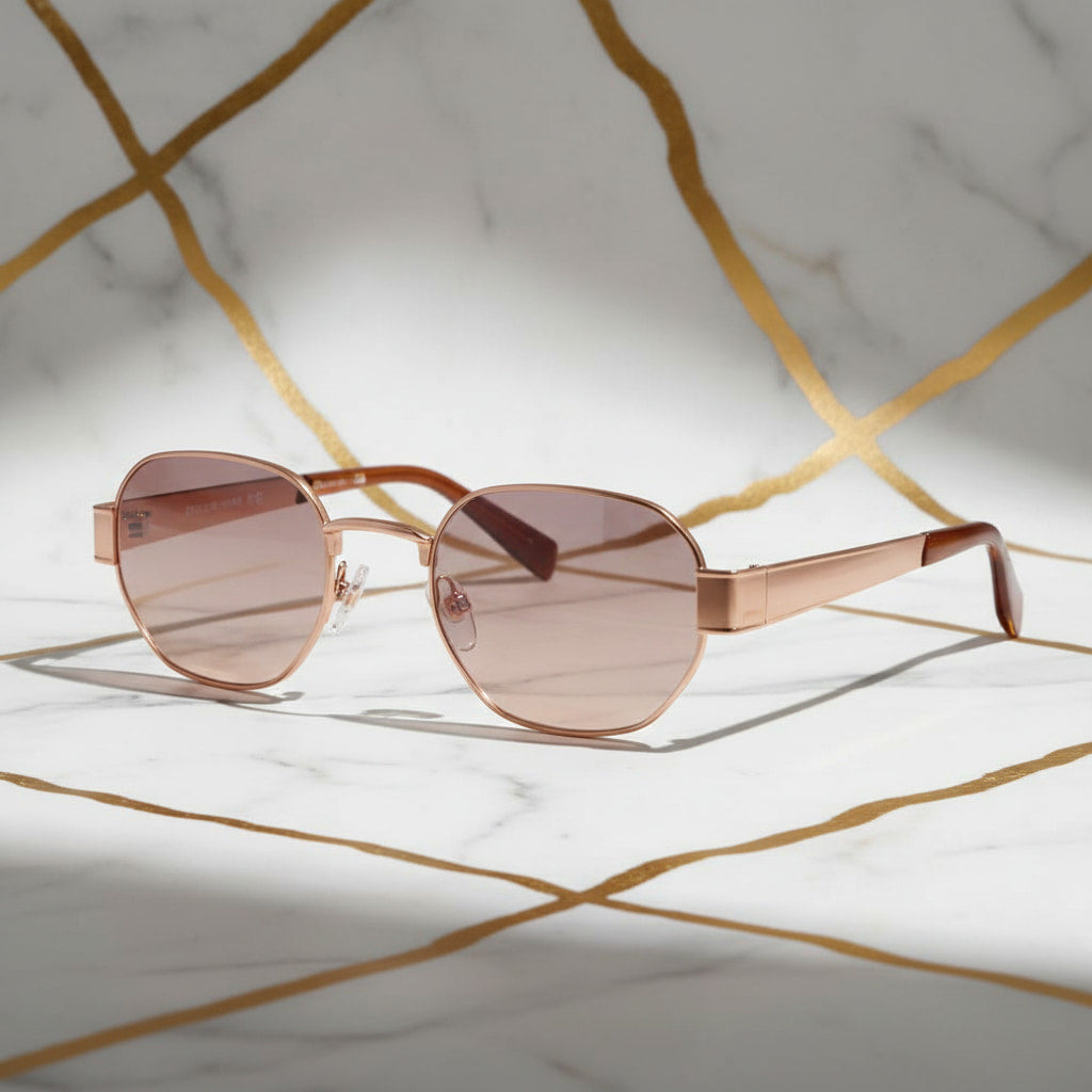 Sonnenbrille – Breit in Roségold für modernen Look CrystalScents