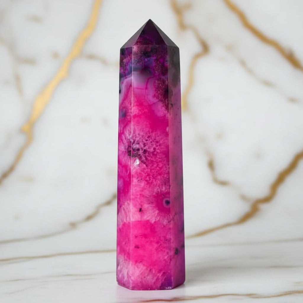 Achat Obelisk – Voller Farbe & Lebendigkeit