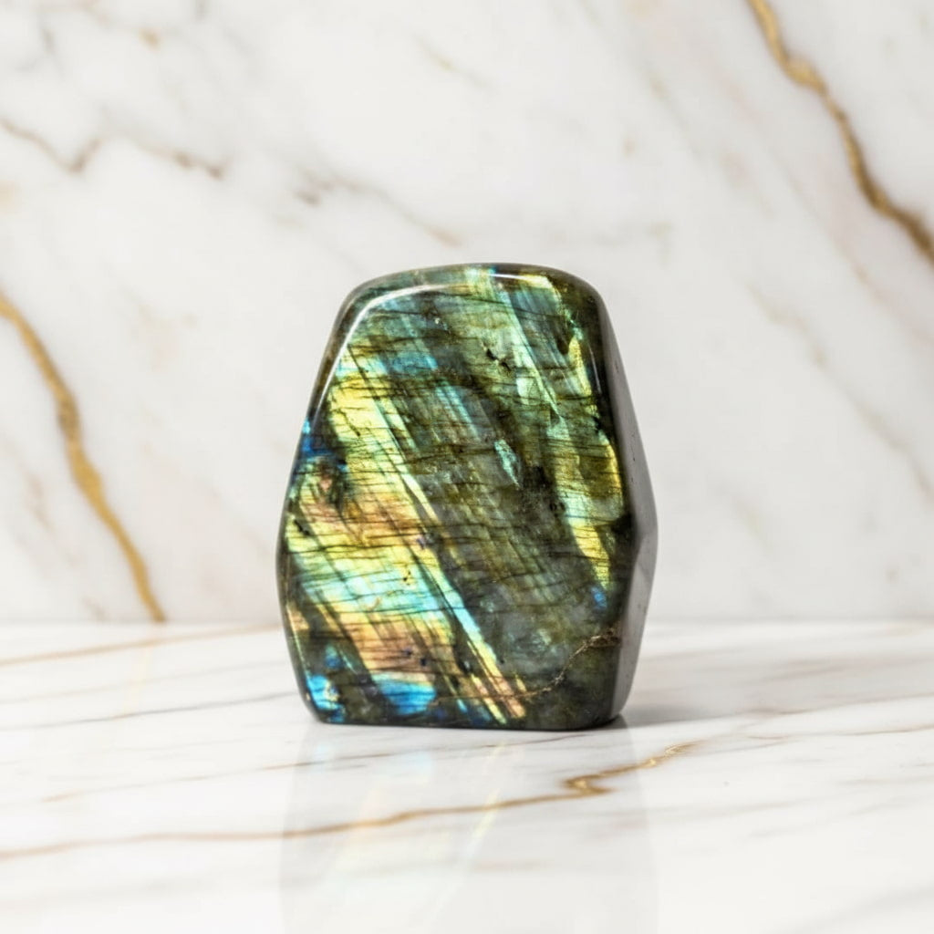 Labradorit Freiform – für positive Raumenergie CrystalScents