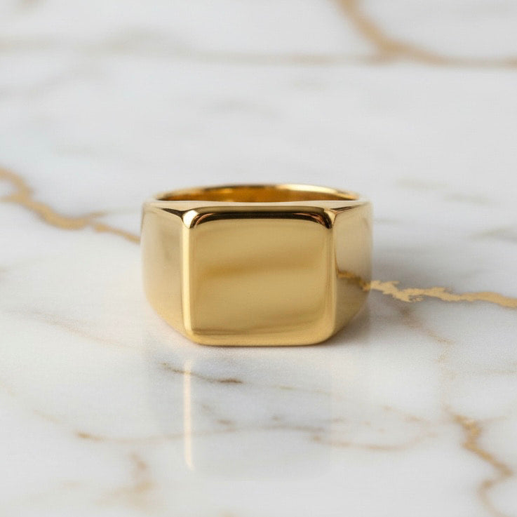 Ring in Gold – Quadratisches Schmuckstück CrystalScents