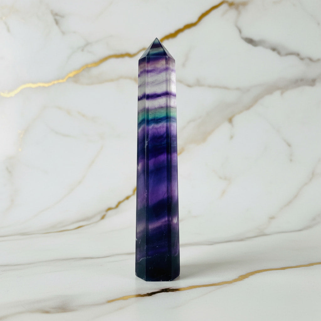 Fluorit Obelisk – Lebendige Farben