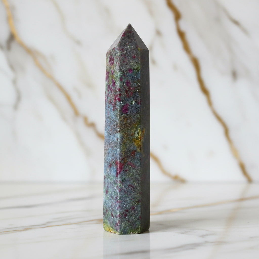 Cyanit Obelisk – Harmonie & Konzentration