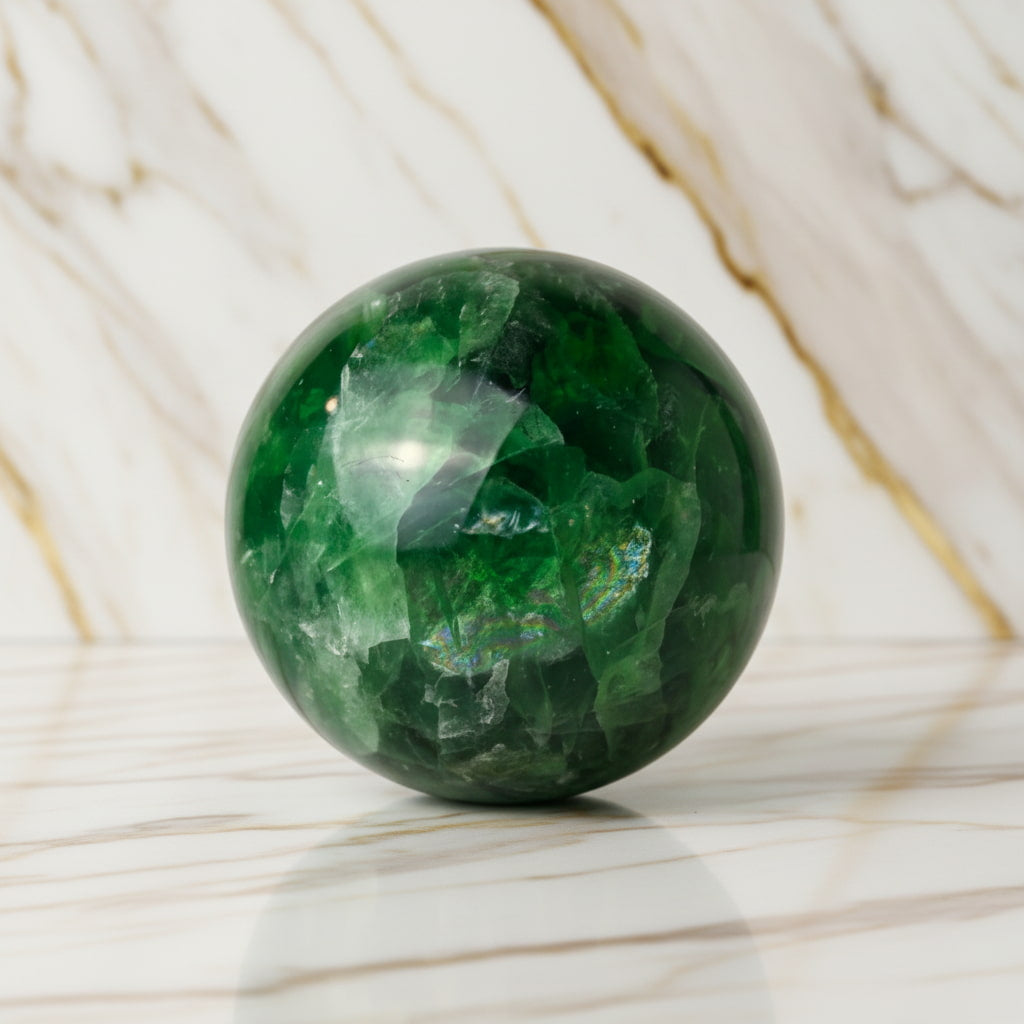 Große Fluorit Kugel – Einzelstück in Dunkelgrün CrystalScents