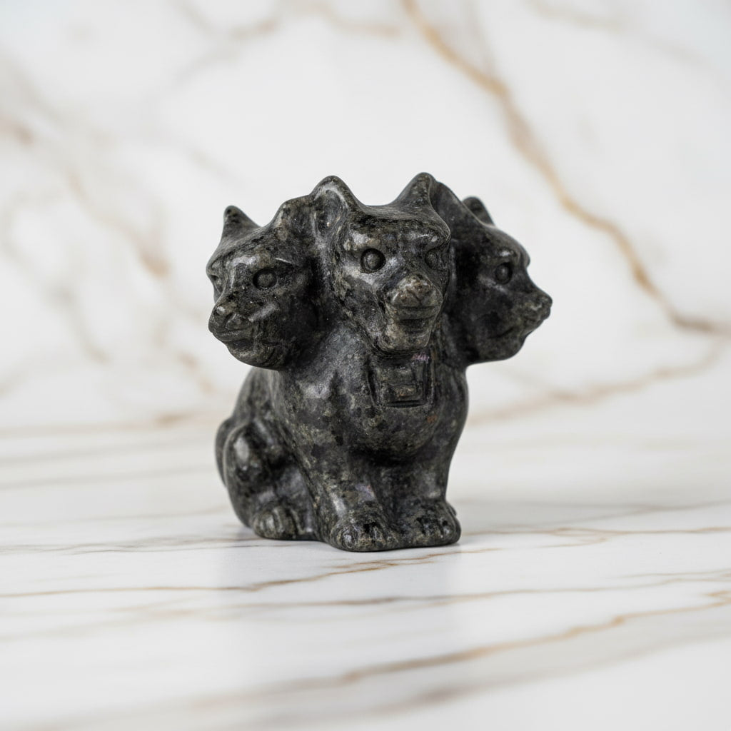 Flammenstein „Zerberus“ – Mystische UV-Reaktivität CrystalScents