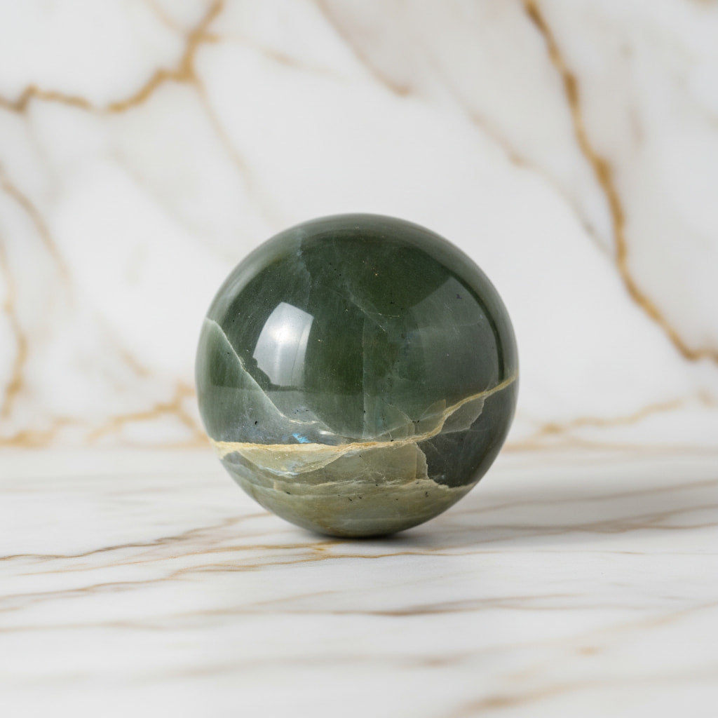 Grüne Mondstein Kugel - Harmonie & Ausgeglichenheit CrystalScents