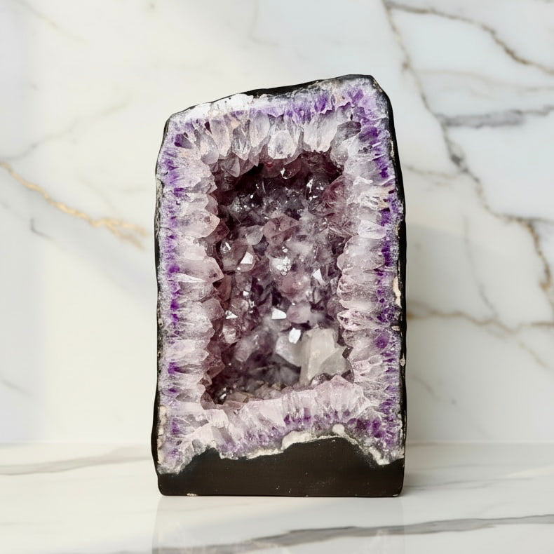 Große Amethystdruse - Majestätisches Naturwunder CrystalScents