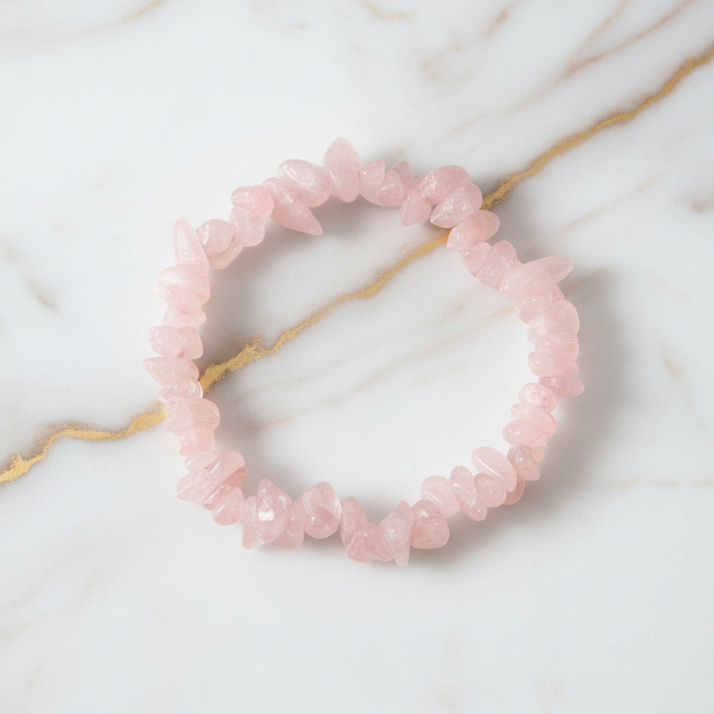 Rosenquarz Splitterarmband – Herzensfreude & Harmonie CrystalScents