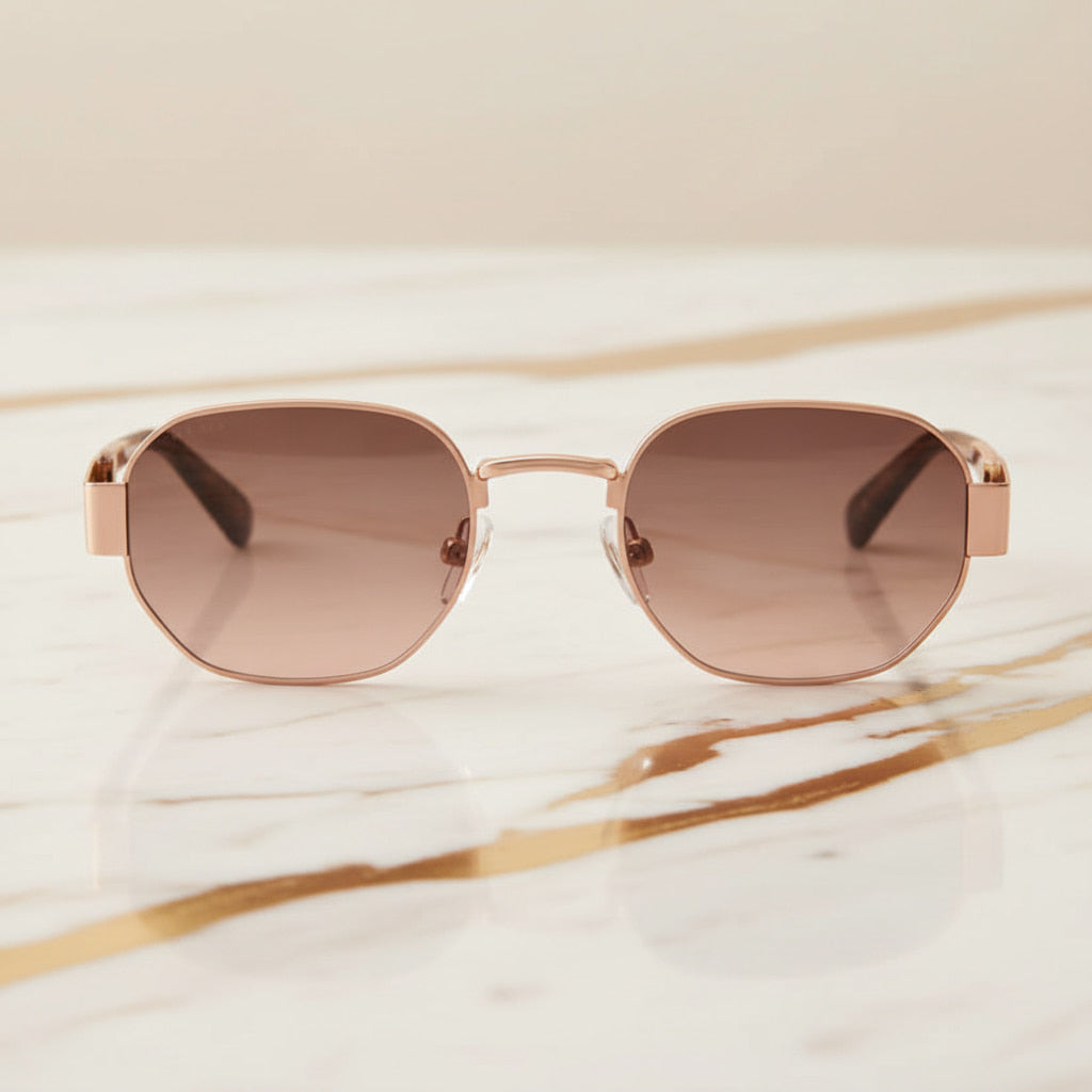 Sonnenbrille – Breit in Roségold für modernen Look CrystalScents