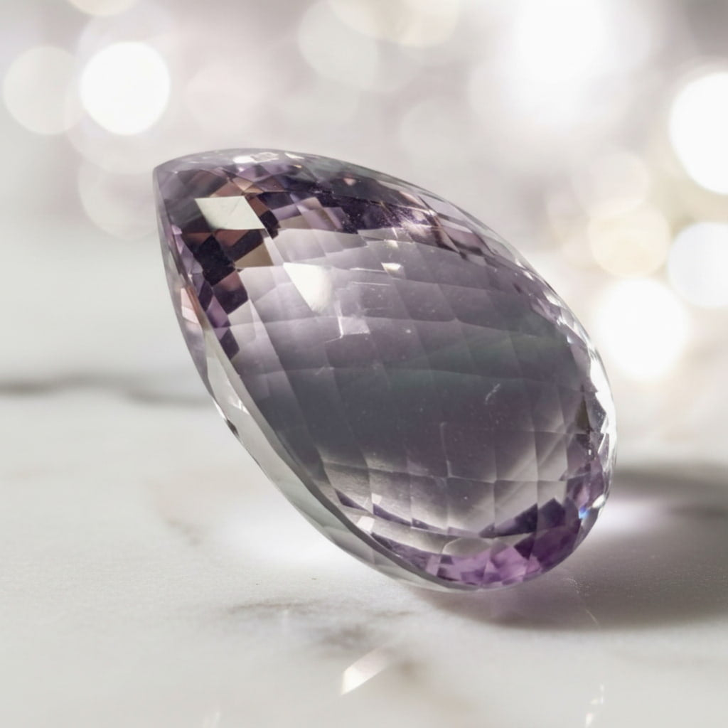 Amethyst – Zertifiziertes Kristalljuwel mit makelloser Eleganz