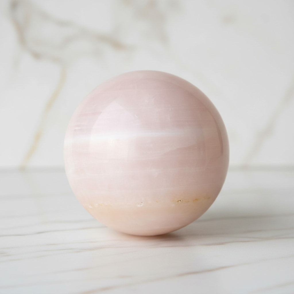 Calcit Kugel Rosa - Geborgenheit & innere Balance CrystalScents