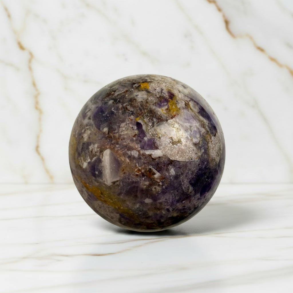Amethyst Kugel – Ruhe & Inspiration CrystalScents