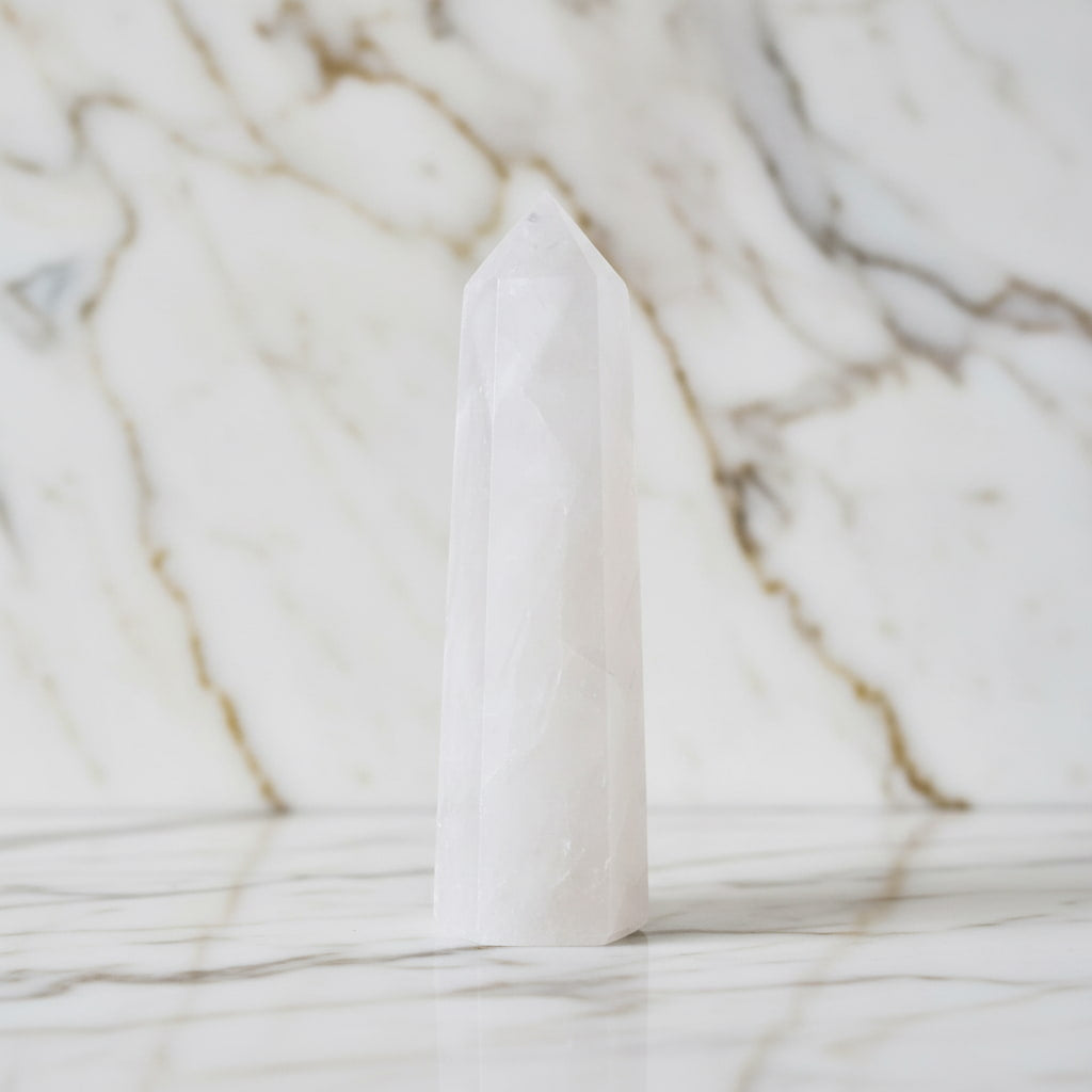 Bergkristall Obelisk – Naturdeko JETZT sichern CrystalScents