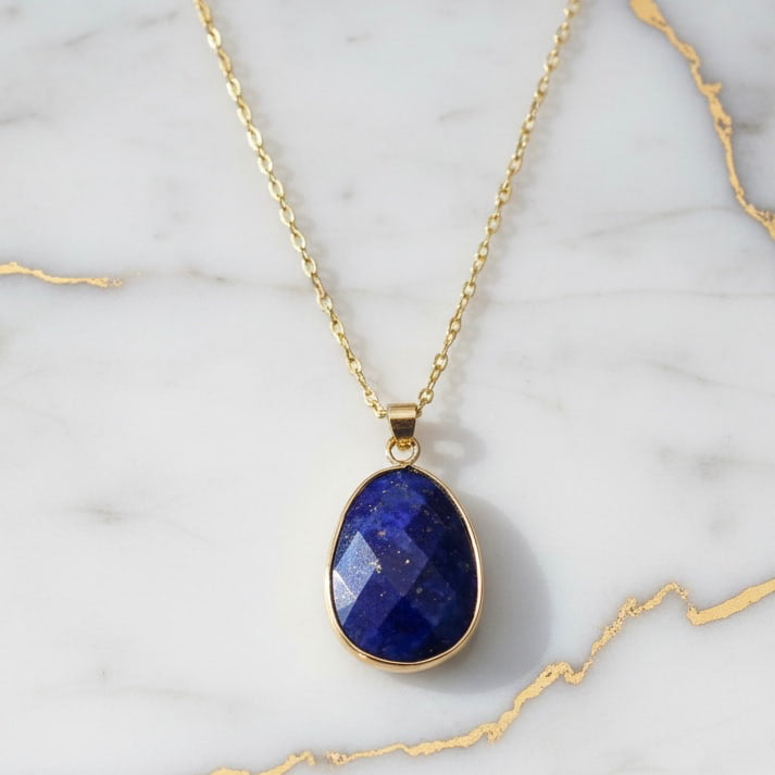 Lapislazuli Halskette - Facettiert & Königlich CrystalScents
