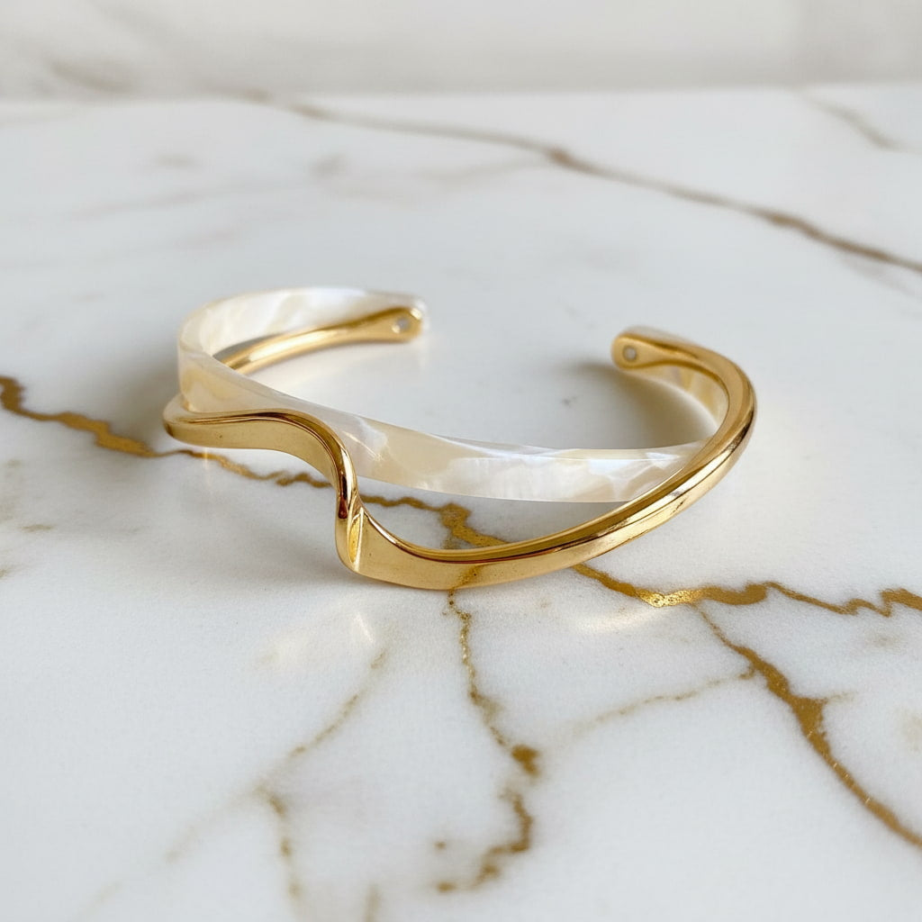 Armband - Wellenform mit Kunstperle in Weiß & Gold CrystalScents