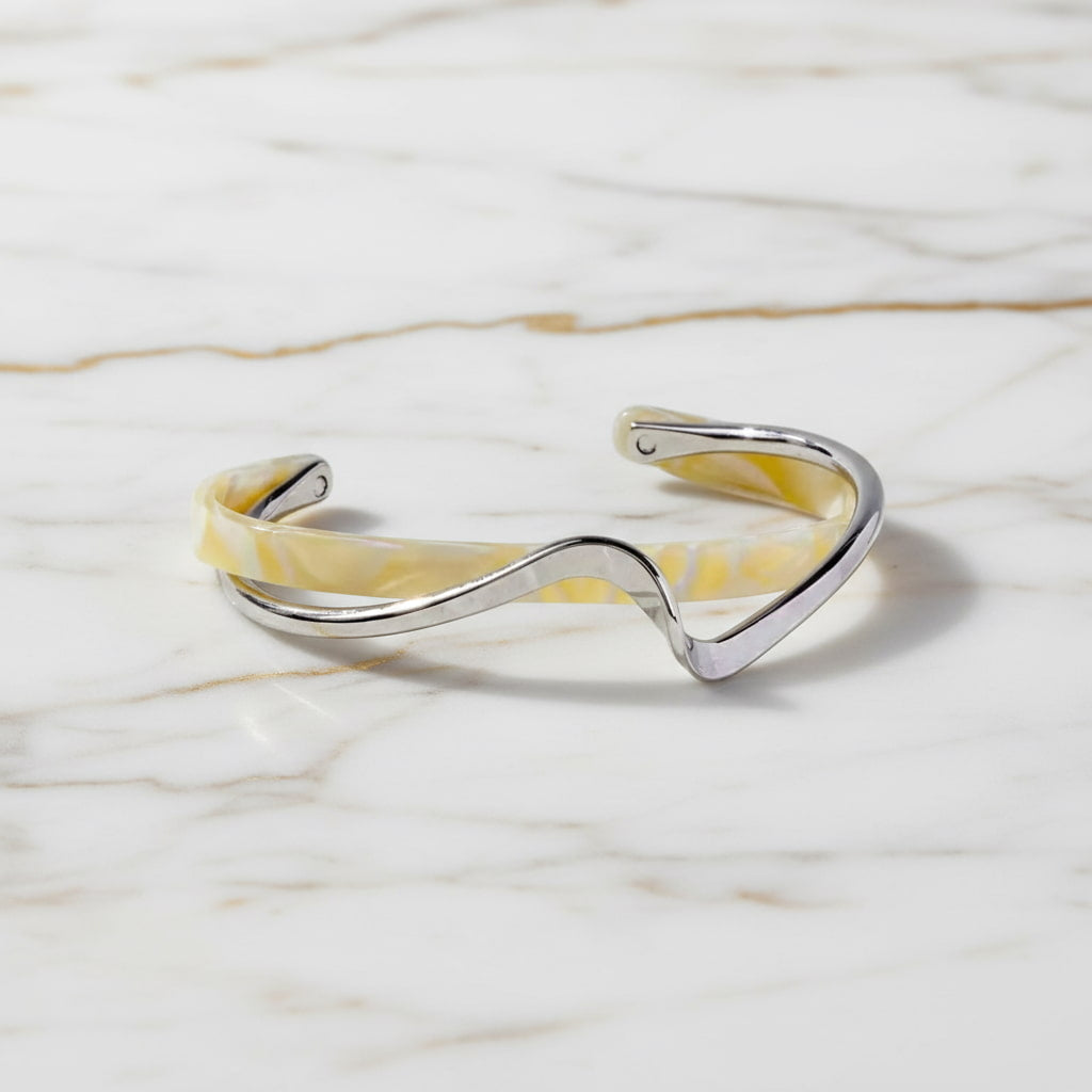 Armband – Offene Wellenform in Weiß & Silber CrystalScents