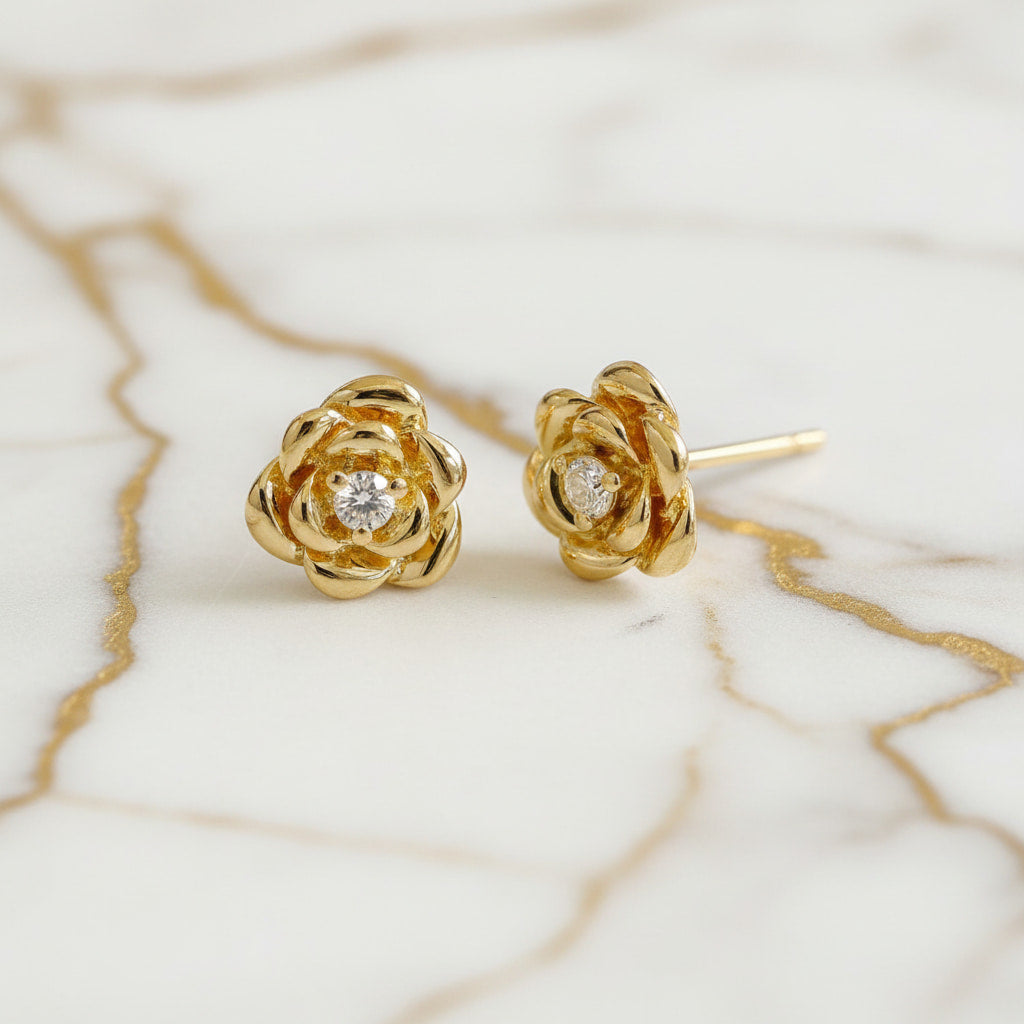 Ohrstecker mit filigraner Rosenform Gold CrystalScents