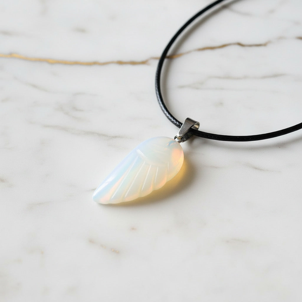 Opalit Halskette - Flügel Anhänger CrystalScents