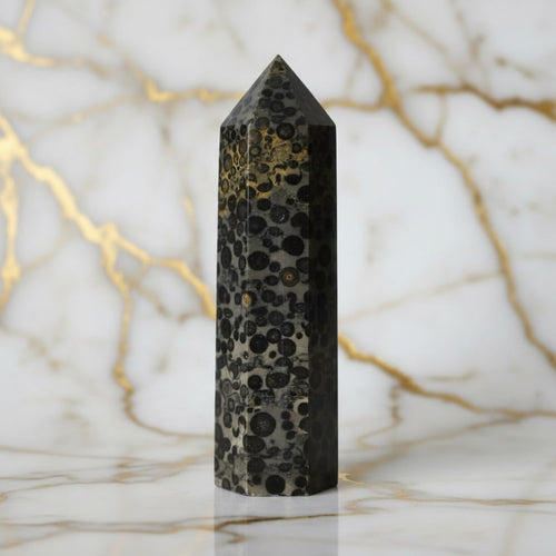 Leoparden Jaspis Obelisk – Kraftvolle Wirkung CrystalScents