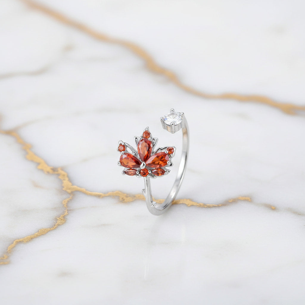 Ring offen mit rotem Ahornblatt CrystalScents