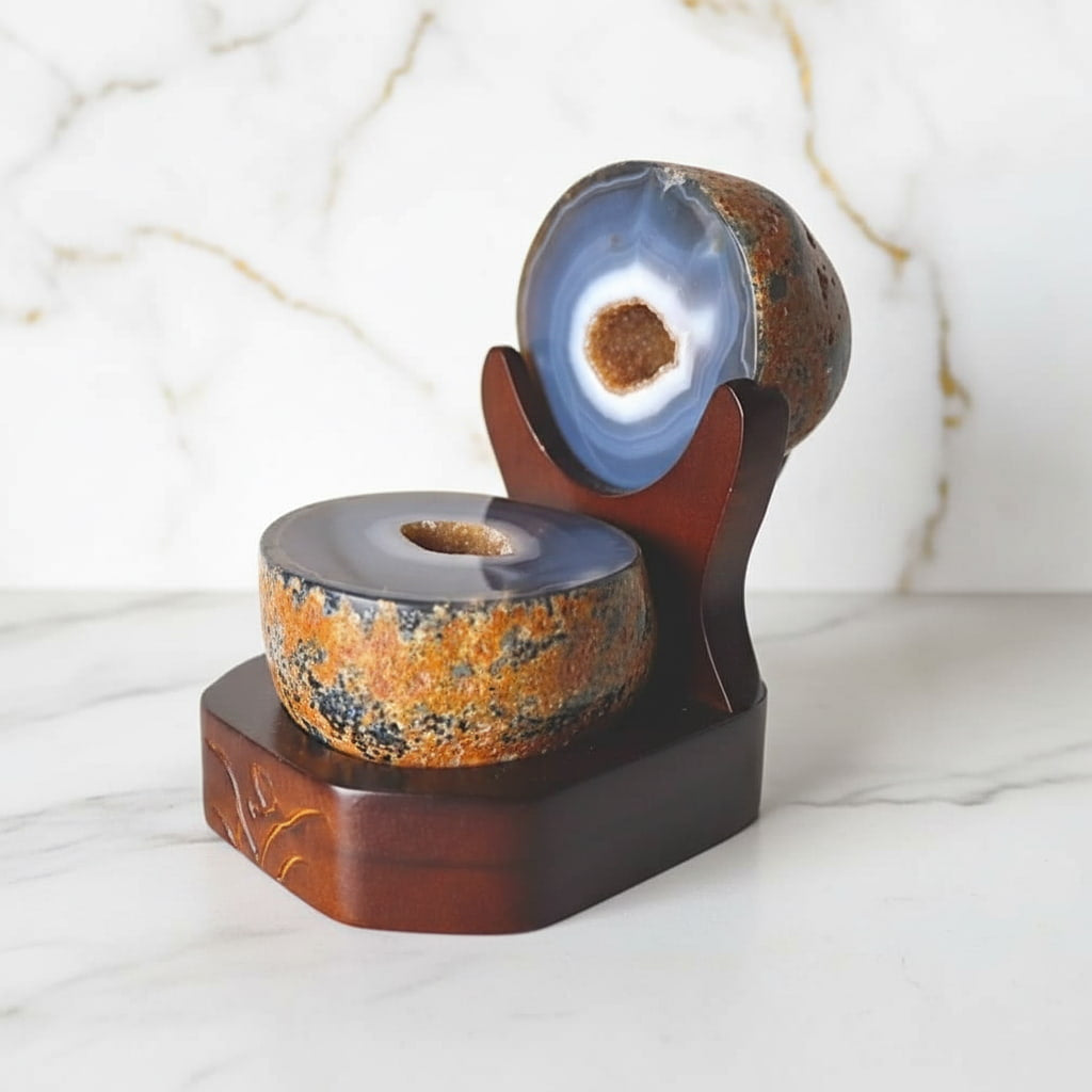 Achat Truhe auf dekorativem Podest